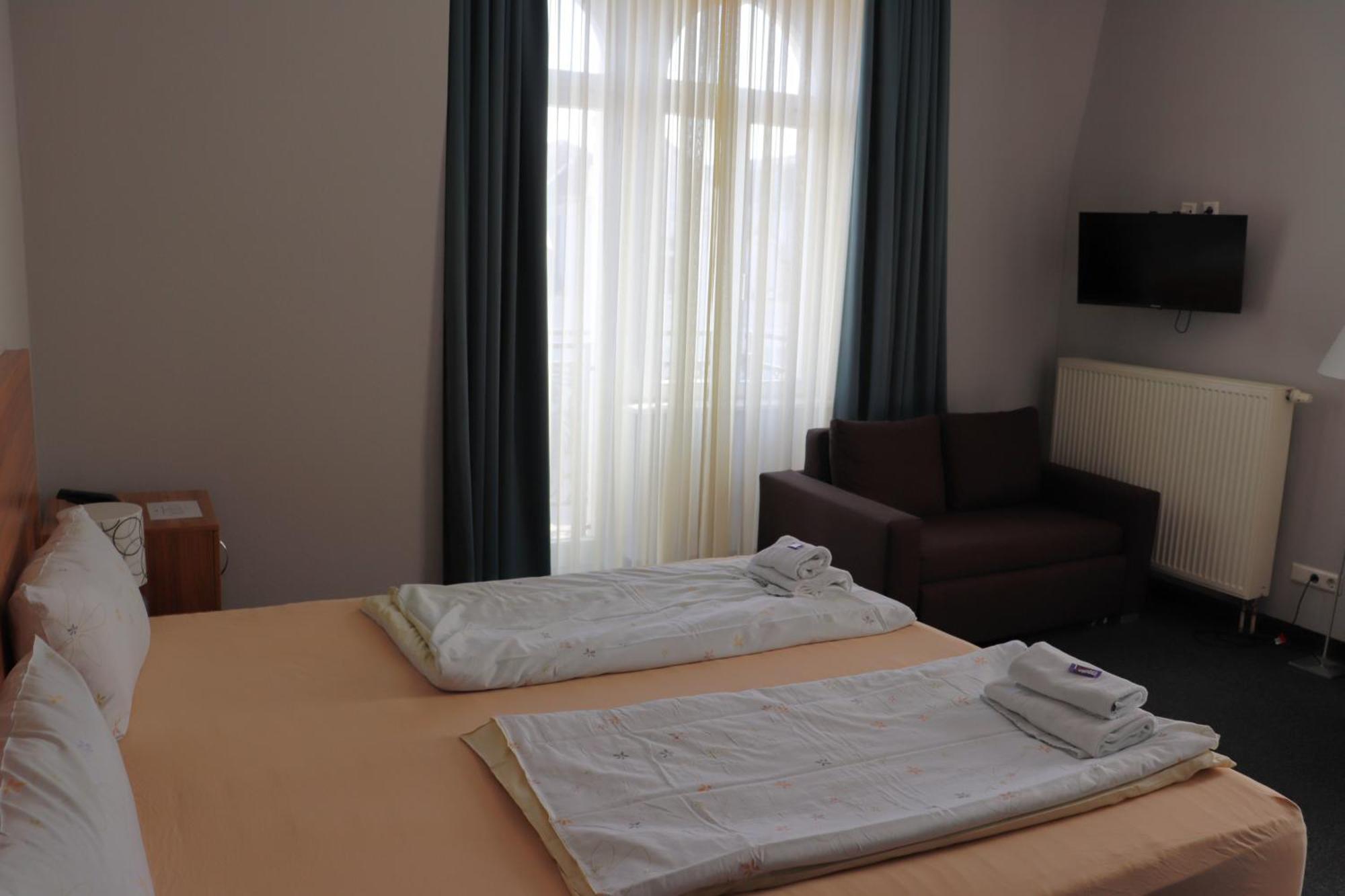 Hotel Garni Gaestehaus Der Kerckhoff-Klinik Бад-Наугайм Номер фото